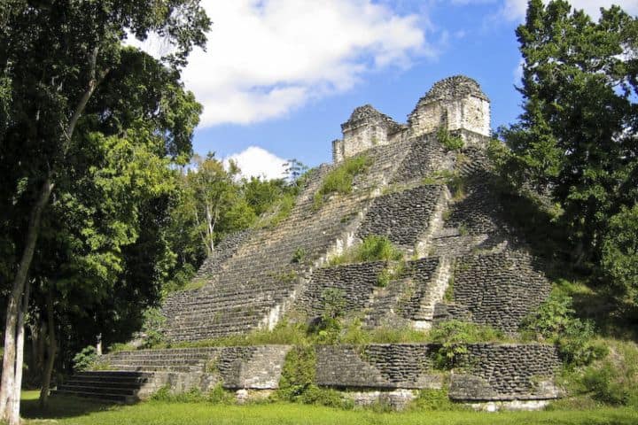 5. Templo del Búho en Dzibanché. Foto - Eliseo Oliveras (Flickr)