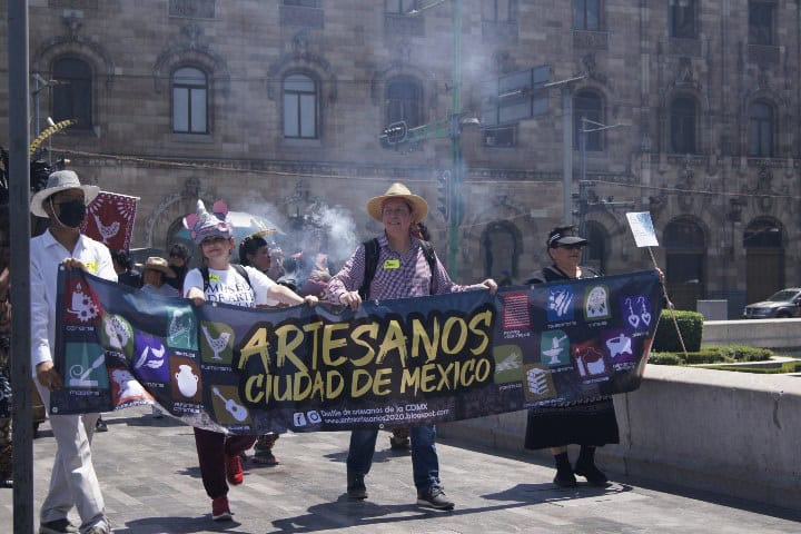 6. Parte delantera del desfile. Foto - El Souvenir