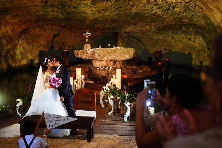 8. Casamiento en un Cenote en Xcaret. Foto - Del Sol Photography