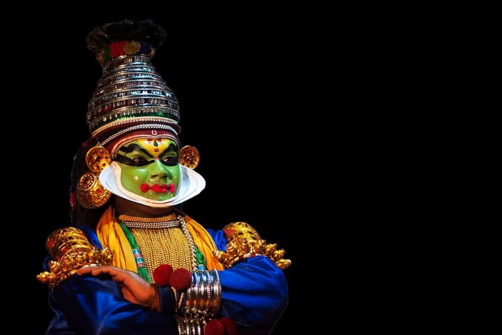 8. Actor de kathakali interpretando a un personaje "Pacha". Foto - Flickr