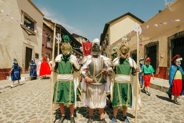 8. Marcha de fariseos. Foto - Tlalpujahua Mágico (Facebook)