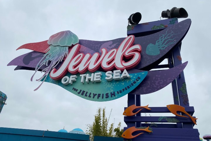 9. Letrero de Jewels of the Sea. Foto - @laughing_place (X)