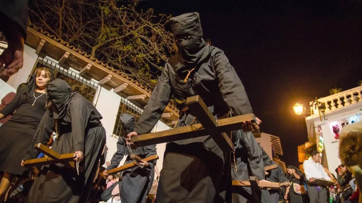 PENITENTES DE LA SEMANA SANTA EN TAXCO