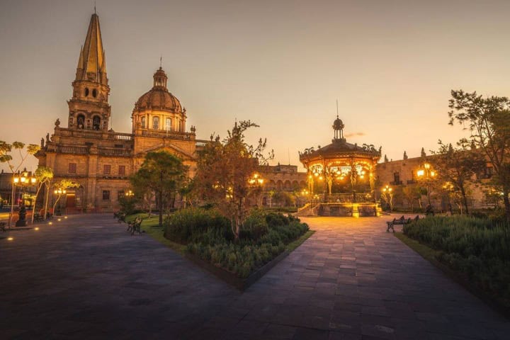 8. Centro de Guadalajara al atardecer. Foto - Descubre México