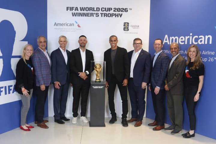 1. Equipo de FIFA y American Airlines. Foto - Roberto Isom (LinkedIn)