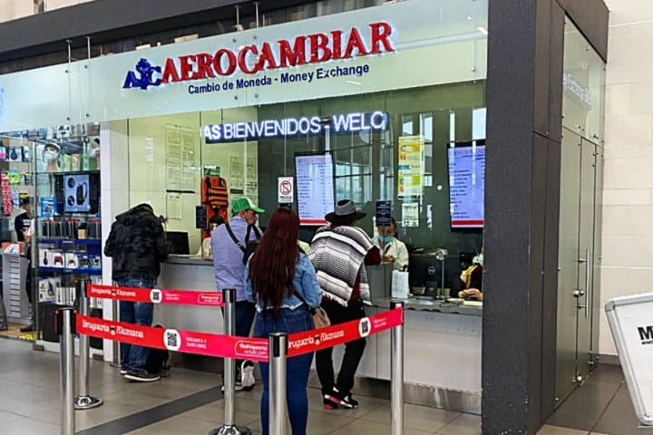1. Casa de Cambio en el Aeropuerto Internacional El Dorado en Colombia. Foto - Aeropuerto El Dorado