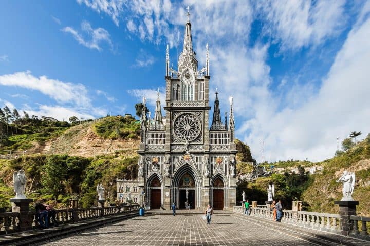 1. El Santuario De Las Lajas. Foto - Viajeros Ocultos