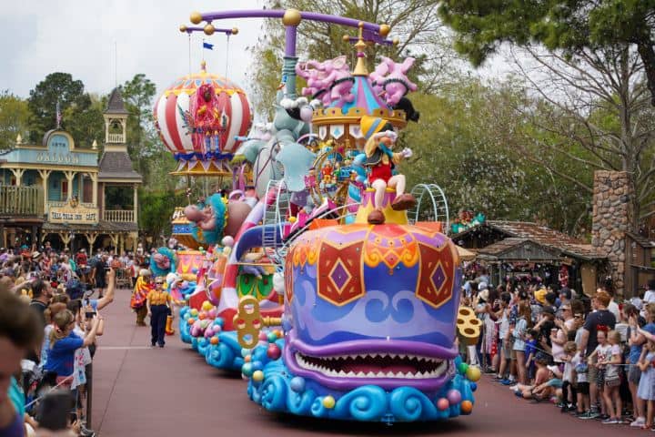 10. Desfile en Magic Kingdom. Foto - WDW News Today