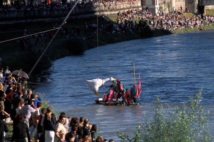 10. Espectadores durante el Palio dell’Oca. Foto - Alamy