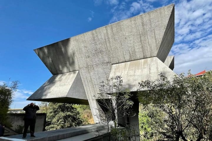 10. Praxis, la casa estudio de Agustín Hernández Navarro. Foto - @exaarq (Instagram)