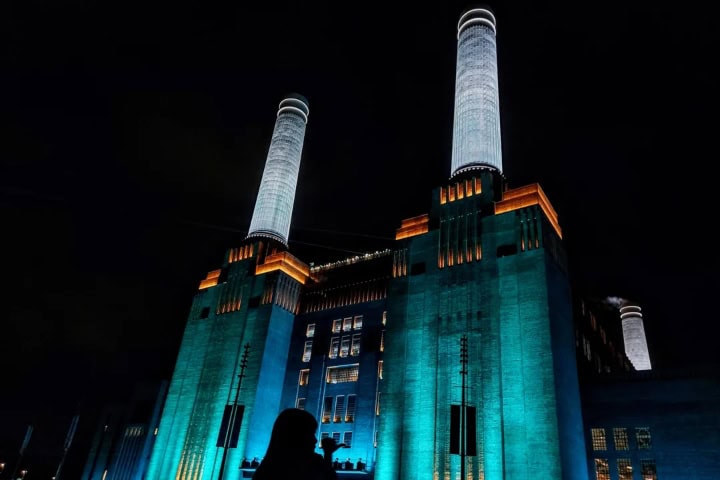 11. Battersea Power Station. Foto - r/londres (Reddit)