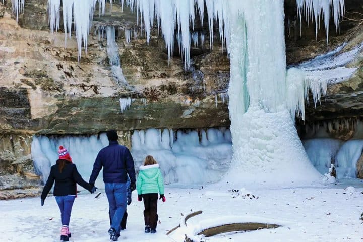 11. Starved Rock State Park durante el invierno. Foto - Illinois Farm Bureau Partners