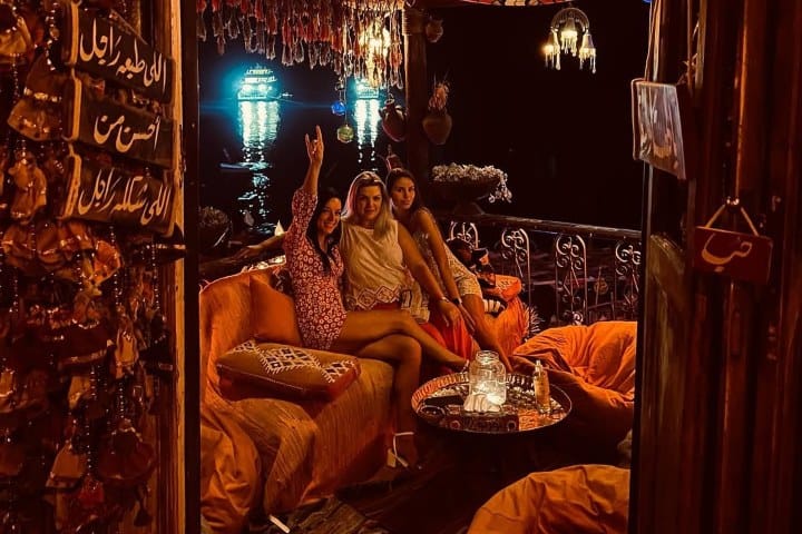 11. Amigas en Farsha. Foto - @farsha_mountain_loun (Instagram)