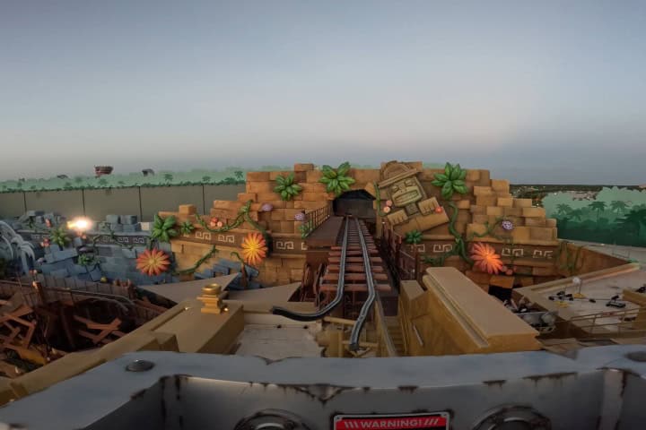 11. Donkey Kong Mine Cart Madness. Foto - East Coasters (YouTube)