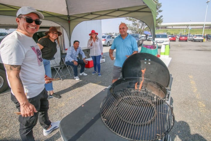 11. Parrillada en el estacionamiento del Akron. Foto - Esto