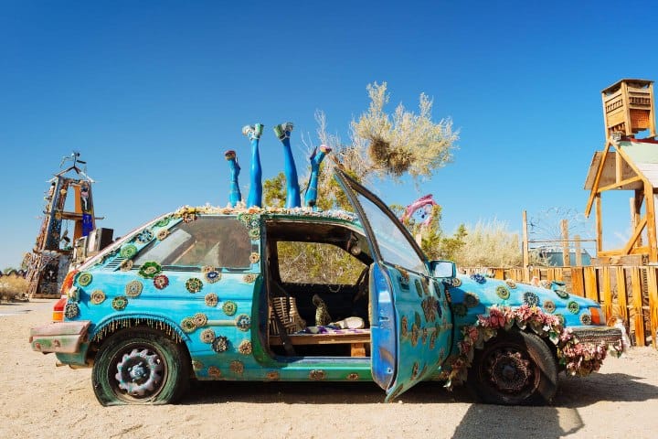 13. Obra de arte en East Jesus. Foto - Alamy