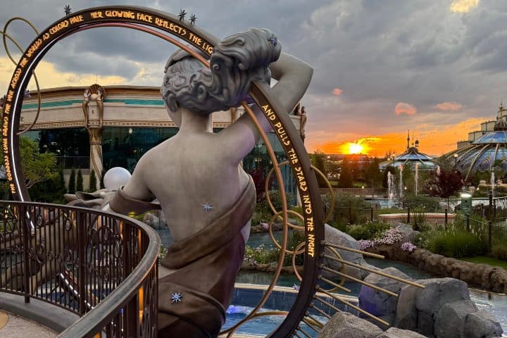 15. Estatua en Celestial Park. Foto - Orlando Informer