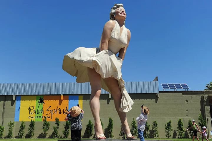 15. Estatua de Marilyn Monroe en Palm Springs. Foto - Variety