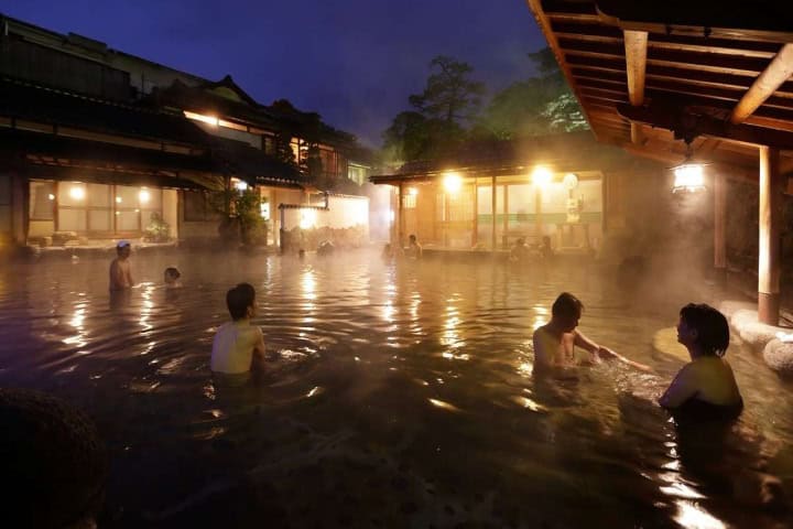 15. Onsen mixto en Chorakuen Ryokan y Onsen. Foto - じゃらんnet (red de jalan)