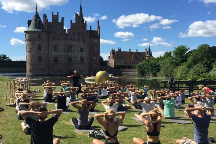 16. Clase de yoga durante el Heartland. Foto - Heartland Festival