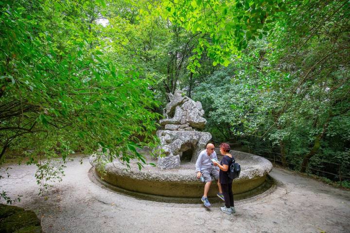 17. Fuente en el Parque de los Monstruos. Foto - Alamy