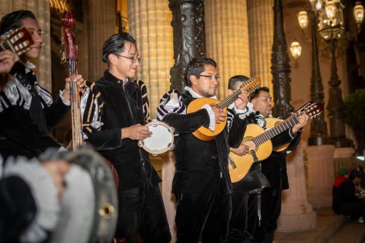 2. Estudiantina de Guanajuato. Foto - Soltero Fest