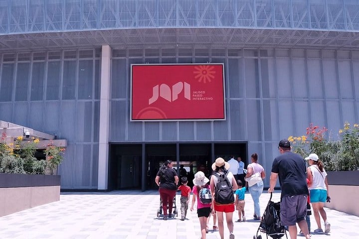 2. Entrada a Werika en JAPI. Foto – Jalisco Noticias