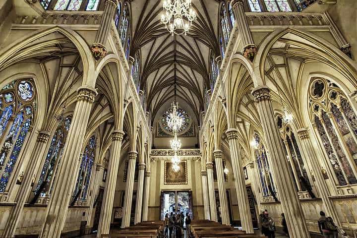 2. Interior de las Tres Naves. Foto – Gabriel Illescas (Flickr)