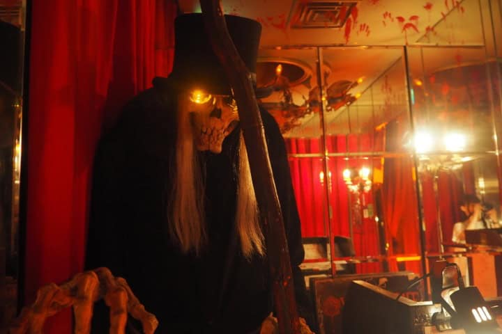 2. Entrada de Vampire Café. Foto - プレイライフ (jugar la vida)