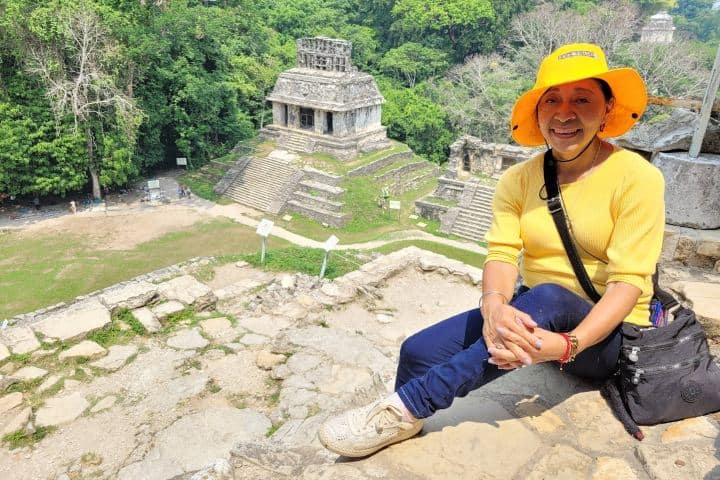 23. Viajera en el Palenque. Foto - Rehiletes