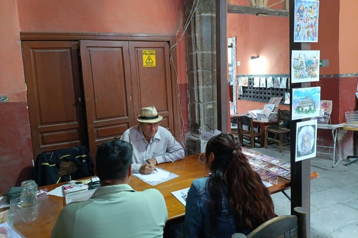 25. Caricaturista en el Museo de la Caricatura. Foto - Salvador Castro