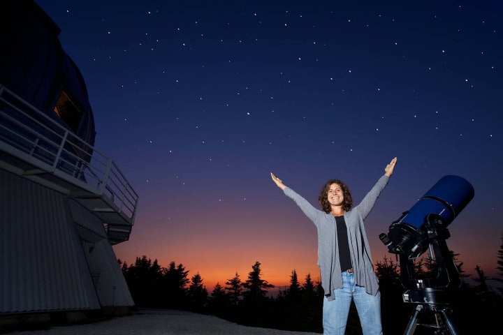 3. Mujer en la Reserva Internacional Mont-Méganic, Quebec. Foto - Alamy
