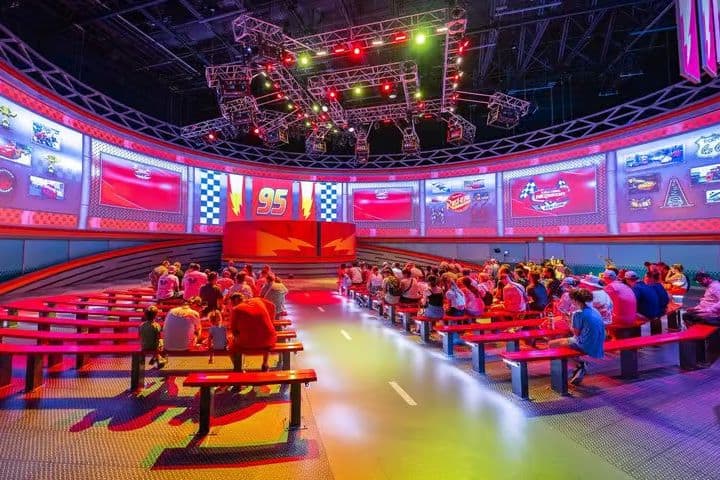 3. Academia de Carreras de Lightning McQueen. Foto – BlogMickey.com