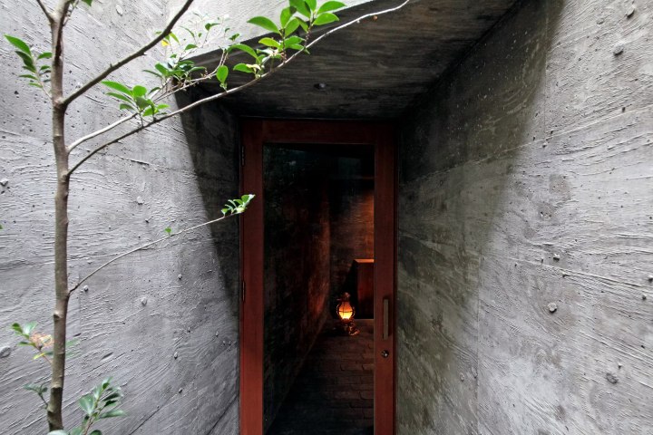 4. Puerta. Foto - 西口賢 建築設計事務所 (Oficina de diseño arquitectónico Ken Nishiguchi)