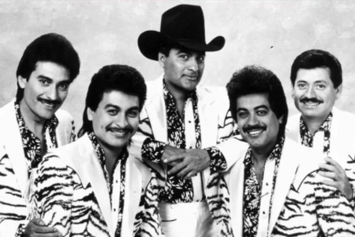 4. Los Tigres del Norte en los años 80. Foto - Los Tigres del Norte (Facebook)