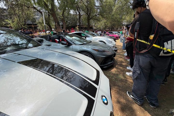 4. Exhibición de autos de lujo. Foto - Aldo Mendoza