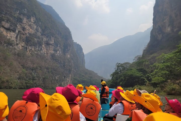 5. Viajeros de Rehiletes en el Cañón del Sumidero. Foto - Rehiletes