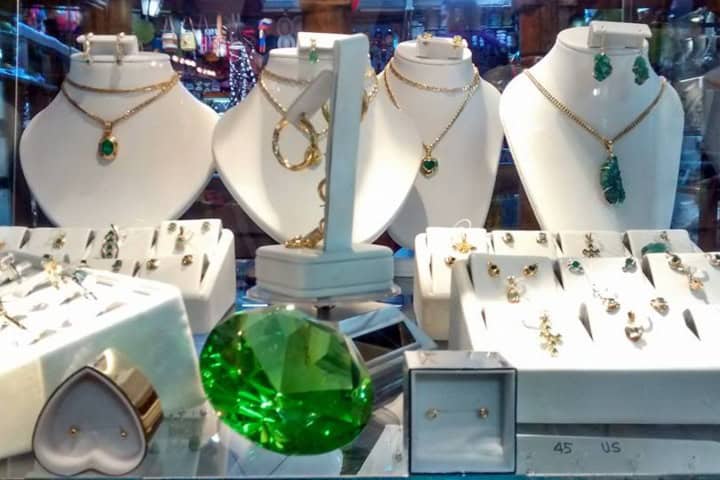 5. Joyería de esmeraldas. Foto - Colombian Emeralds Certified (Facebook)