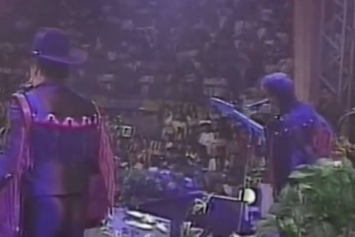 5. Los Tigres del Norte en un concierto en la Arena Coliseo de Monterrey, 1993. Foto - Jesus Donjuan (YouTube)