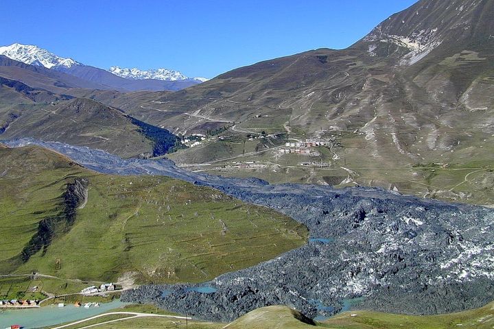 6. Desplome del Glaciar Kolka, 2002. Foto - North Caucasus Land