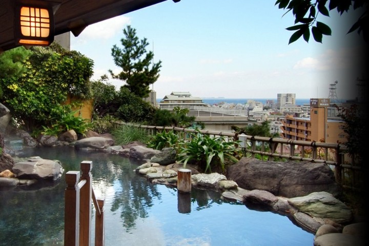 6. Onsen en Ito. Foto - 陽気館 (Yokikán)