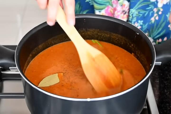 6. Salsa de sopa tarasca. Foto - VICKY RECETA FACIL (YouYube)