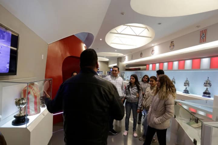 7. Visitantes en el Museo de las Chivas. Foto - Estadio Akron