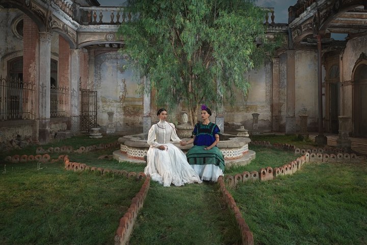 8. Fotografía de la exposición Frida, a Singular Vision of Beuty & Pain. Foto - International Photography Awards (Facebook)
