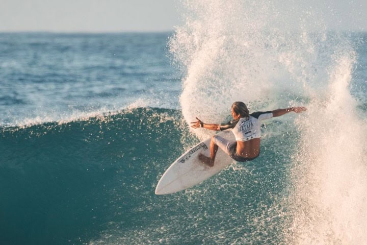 8. Sufing. Foto - Cala de Mar Ixtapa - Guerrero, Mexico (Facebook)