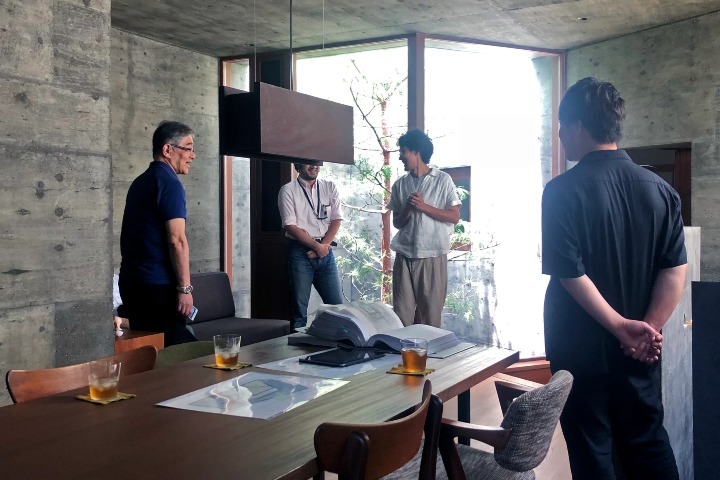 8. Revisión in situ de los premios de la Federación Japonesa de Arquitectos e Ingenieros de Construcción. Foto - 西口賢 建築設計事務所 (Oficina de diseño arquitectónico Ken Nishiguchi)