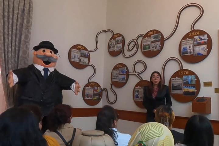 8. Recorrido profesional de Víctor González en la SimiCasa. Foto - Alternatrip Magazine (YouTube)