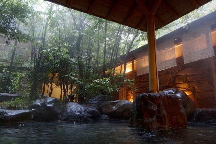 8. Onsen en Kinosaki, en el Hotel Shogetsutei. Foto - Wikimedia Commons