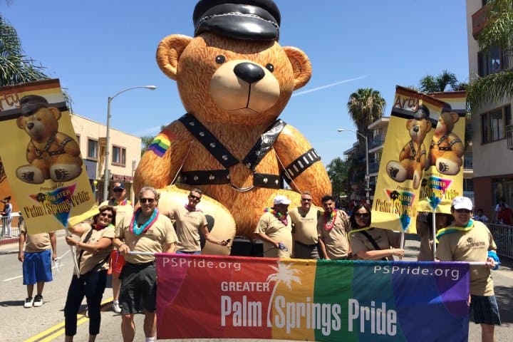 9. Marcha del orgullo en gay Palm Springs. Foto - Palm Springs Pride