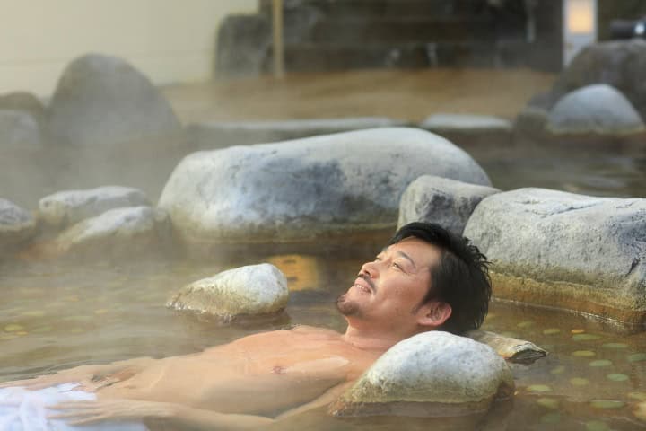 9. Baños acostado. Foto – @boxhappy_yns (X)